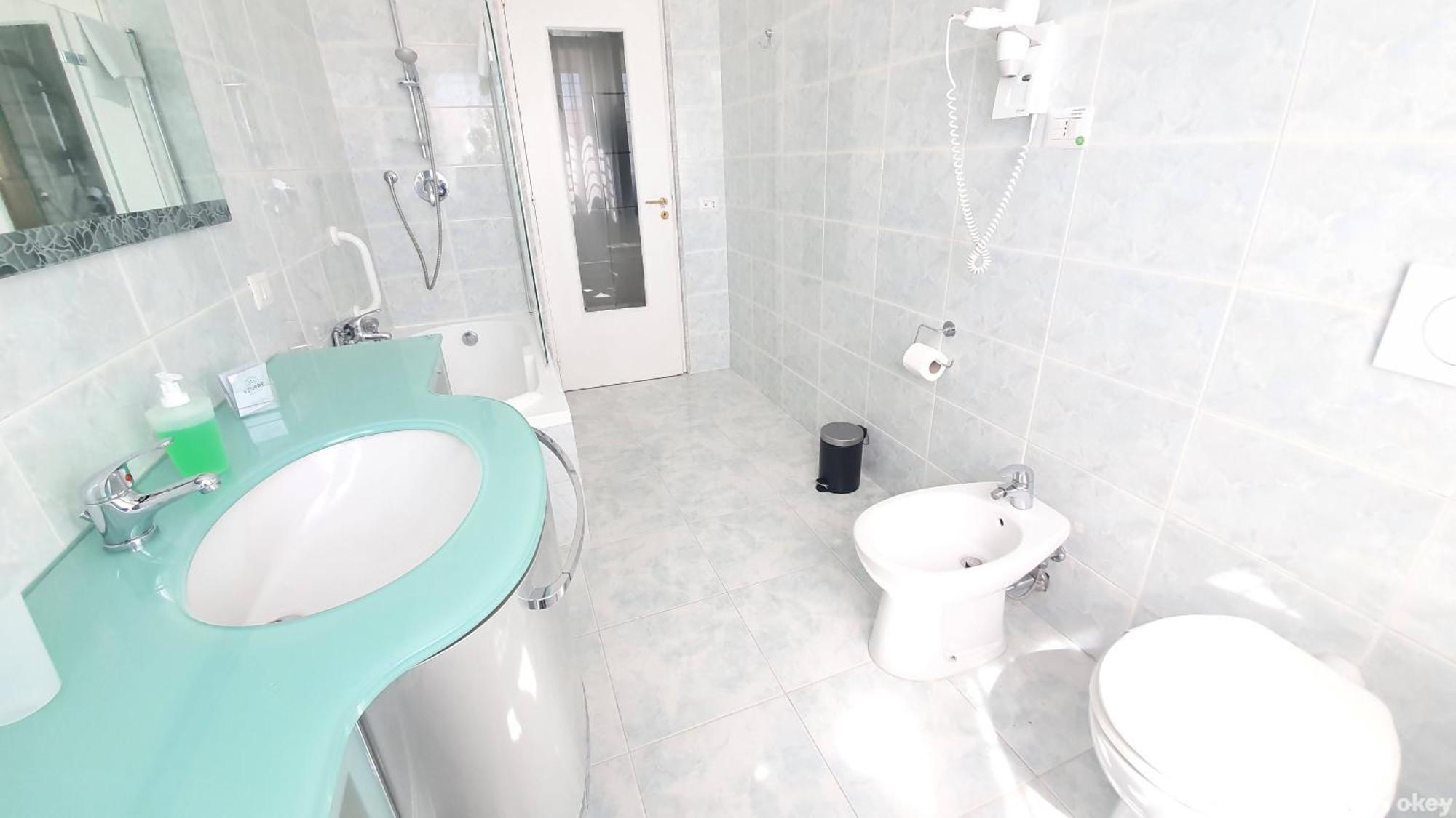 Limited Edition Guesthouse บารี ภายนอก รูปภาพ
